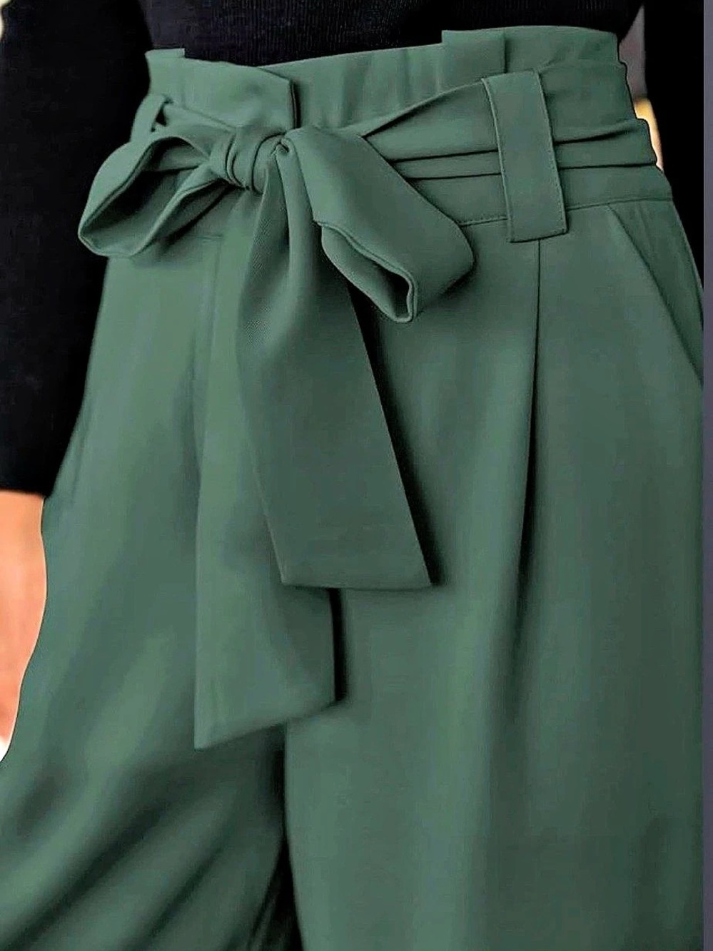 Aritzia Babaton Wide Leg Tie Waist Pants in Green size 0